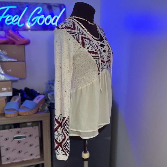 Abercrombie and Fitch Boho Sweater - Picture 3 of 4